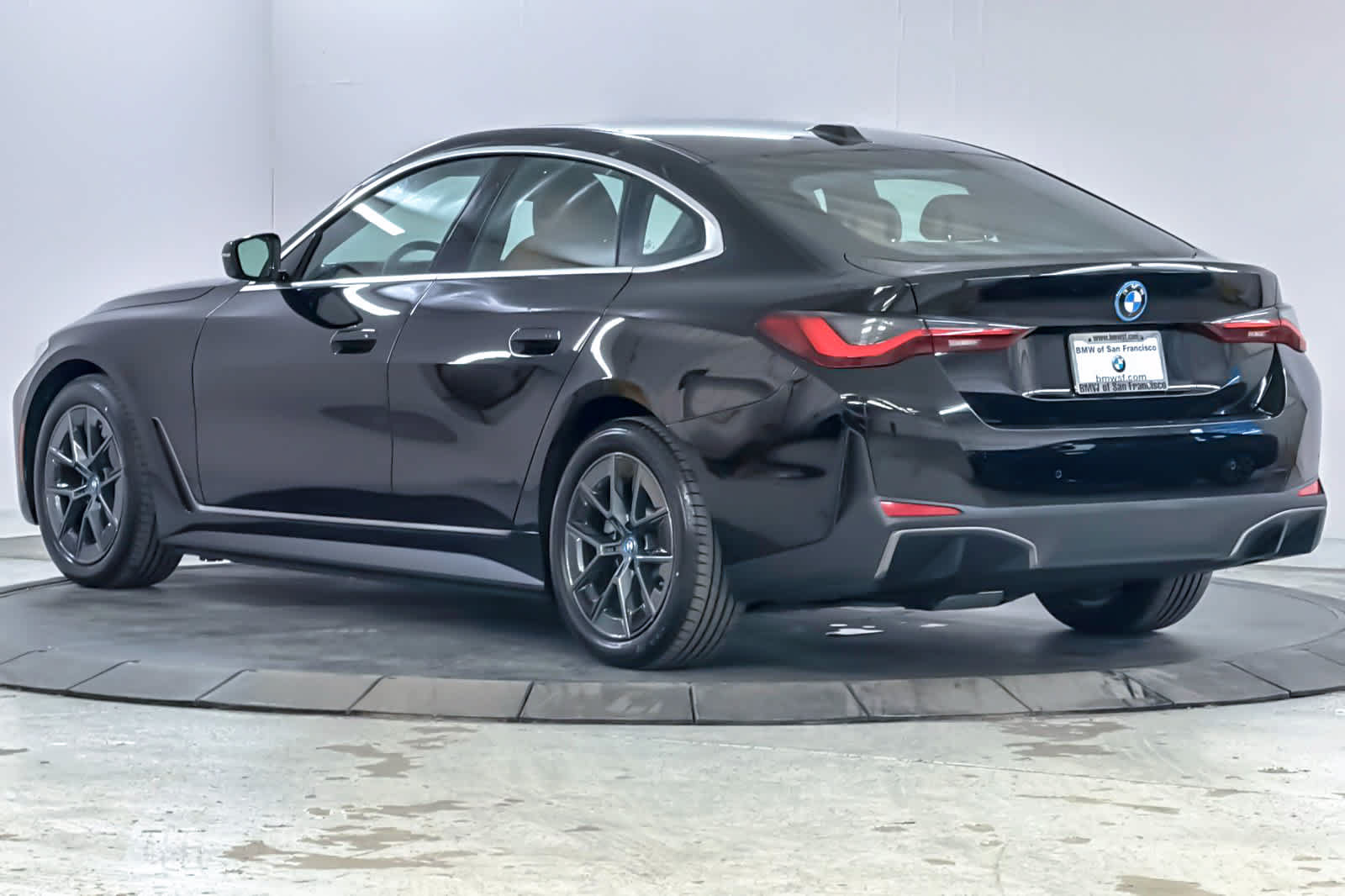 Used 2023 BMW i4 eDrive40 w/ Premium Package RWD image 6