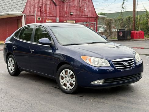 Used 2010 Hyundai Elantra GLS FWD image 2
