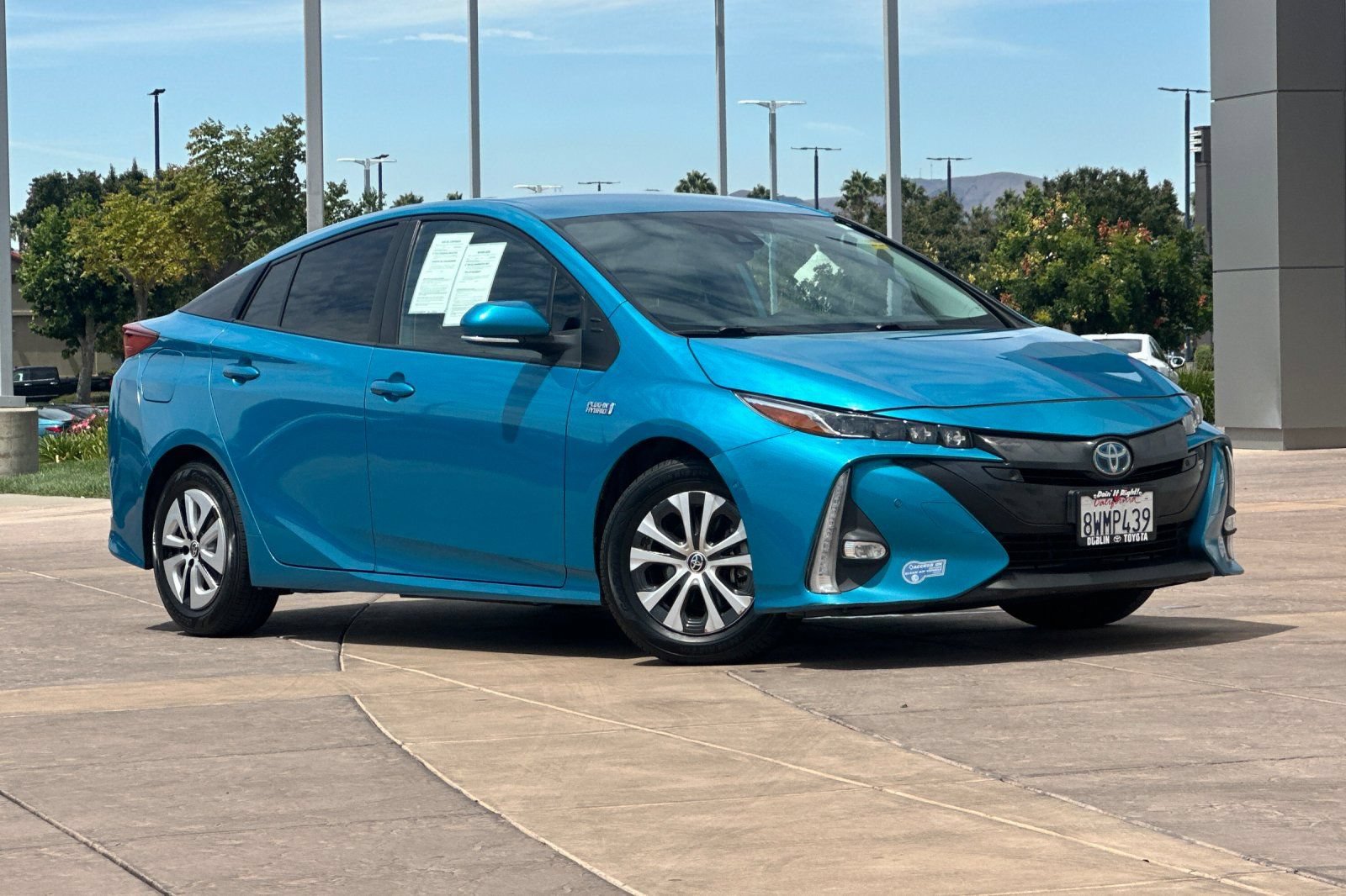 Certified 2021 Toyota Prius Prime Limited w/ Carpet Mat Package (TMS) FWD image 2