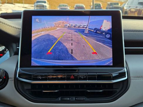 Used 2024 Jeep Compass Limited image 23