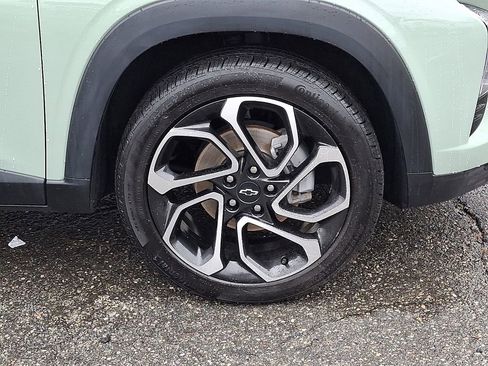 Certified 2024 Chevrolet Trax RS w/ Sunroof Package image 8