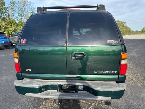 Used 2004 Chevrolet Suburban Z71 w/ Preferred Equipment Group image 4