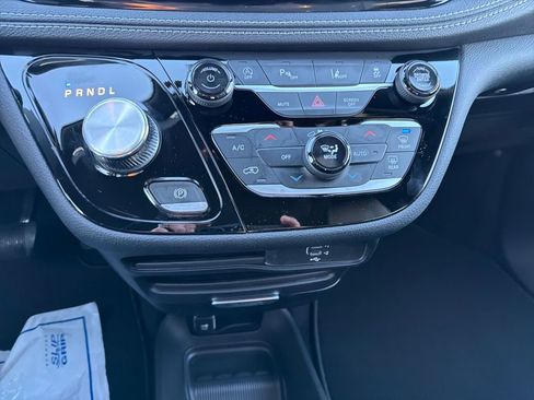 New 2026 Chrysler Pacifica Select w/ S Appearance Package image 17