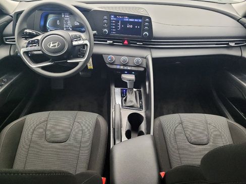 Used 2024 Hyundai Elantra SE FWD image 22
