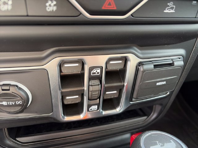 Used 2023 Jeep Wrangler Unlimited Sport AWD/4WD image 11