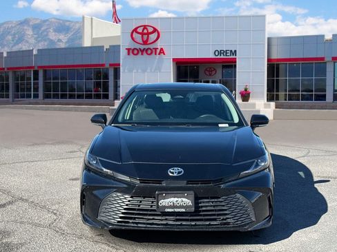 Used 2025 Toyota Camry LE FWD image 2