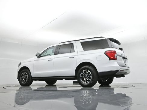 Certified 2024 Ford Expedition Max XLT image 4