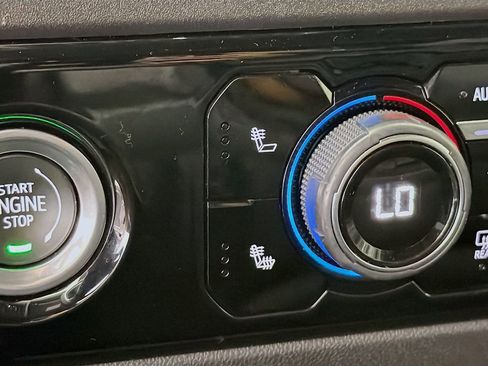 Used 2023 Chevrolet Silverado 1500 LT image 22