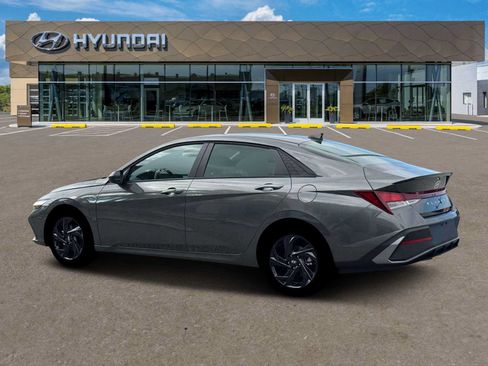 Used 2026 Hyundai Elantra Sport w/ Cargo Package FWD image 4
