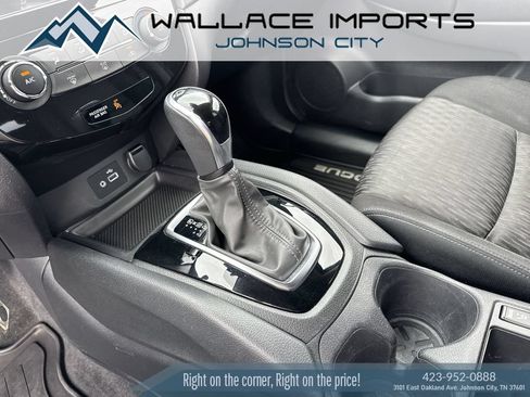 Used 2020 Nissan Rogue S w/ Special Edition Package FWD image 17