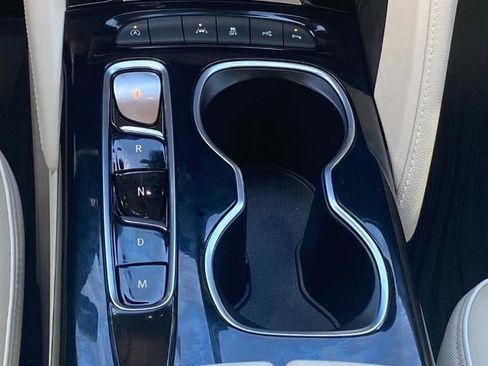 Certified 2022 Buick Envision Avenir w/ Technology Package II image 12