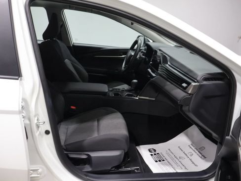 Used 2025 Toyota Camry LE FWD image 22