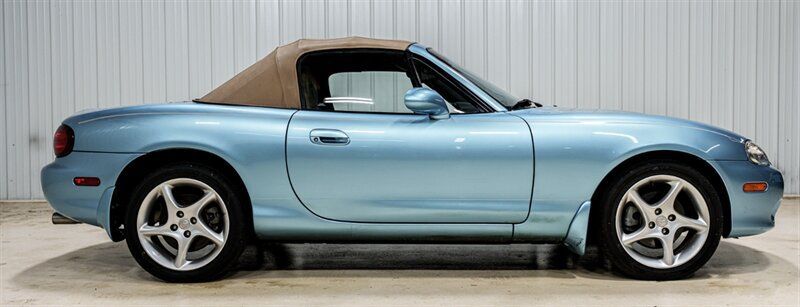 Used 2002 MAZDA MX-5 Miata RWD image 20