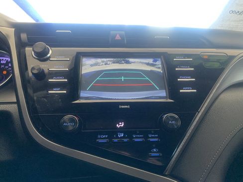 Used 2020 Toyota Camry SE w/ Carpet Mat Package image 16