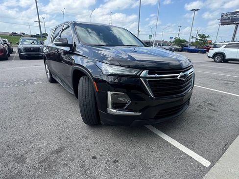 Used 2023 Chevrolet Traverse LS w/ Safety Package FWD image 6