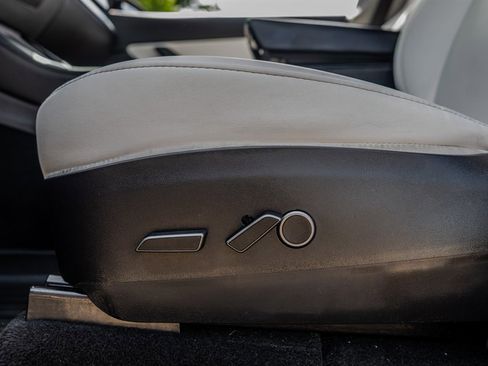 Used 2021 Tesla Model Y Long Range AWD/4WD image 26