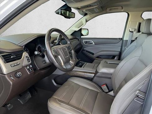 Used 2019 GMC Yukon XL Denali RWD image 9