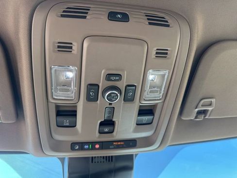 Used 2025 GMC Yukon Denali w/ Denali Reserve Package image 26