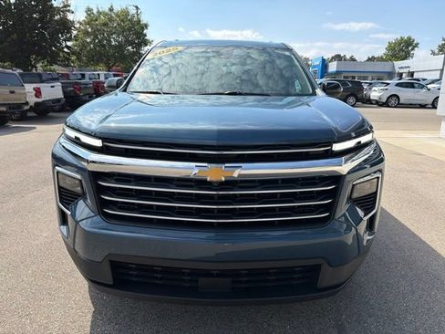 Used 2025 Chevrolet Traverse LT w/ Driver Confidence Package FWD image 8