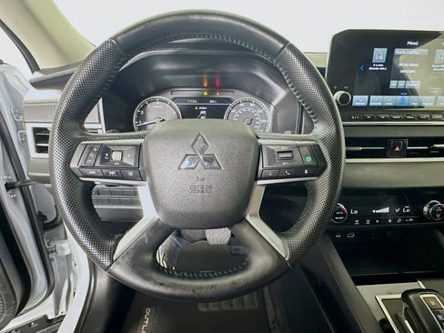 Used 2024 Mitsubishi Outlander SE FWD image 15