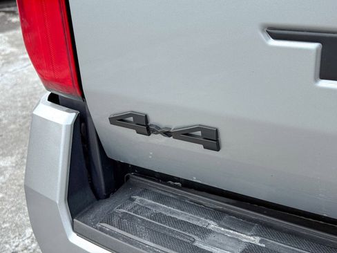 Used 2024 Toyota Tacoma TRD Sport image 12