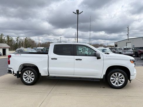 Used 2022 Chevrolet Silverado 1500 Custom AWD/4WD image 8