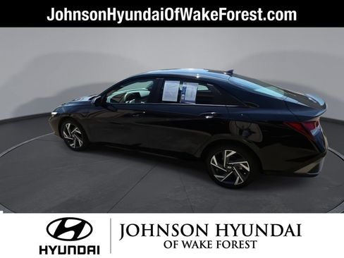 Certified 2025 Hyundai Elantra Sport image 6