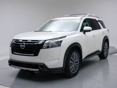Used 2023 Nissan Pathfinder SL w/ SL Premium Package