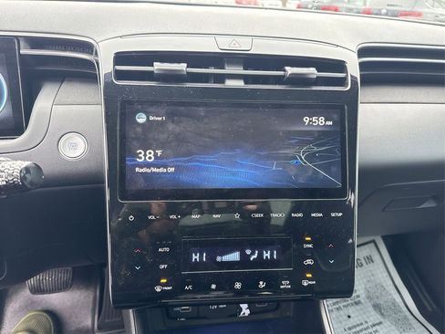 Used 2022 Hyundai Tucson Limited image 14