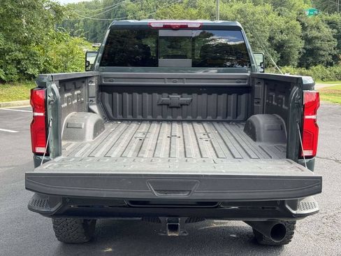 Used 2025 Chevrolet Silverado 2500 LTZ w/ LTZ Plus Package AWD/4WD image 17
