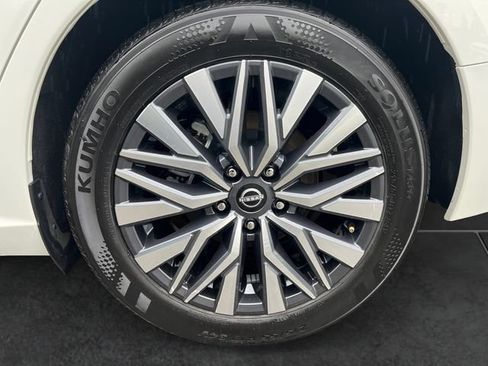 Used 2025 Nissan Altima 2.5 SV FWD image 9