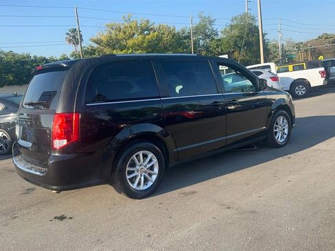 Used 2019 Dodge Grand Caravan SXT image 5