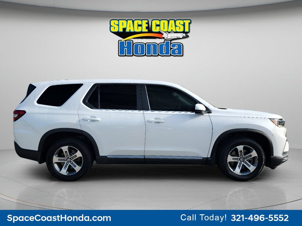 Used 2023 Honda Pilot EX-L image 2