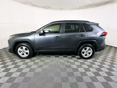 Used 2019 Toyota RAV4 XLE w/ Convenience Package FWD image 6
