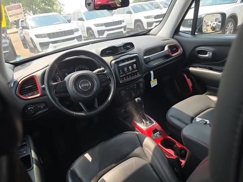 Used 2022 Jeep Renegade Trailhawk AWD/4WD image 13