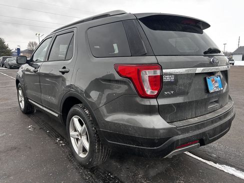 Used 2019 Ford Explorer XLT image 7