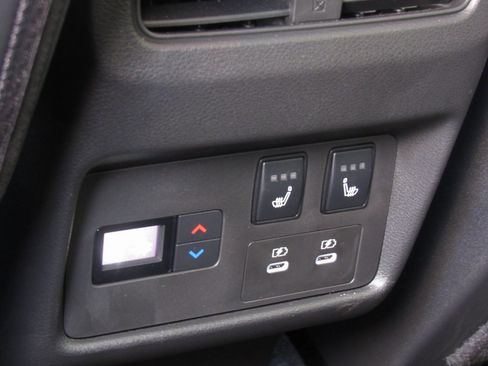 Used 2024 Nissan Rogue Platinum w/ Platinum Premium Package image 33