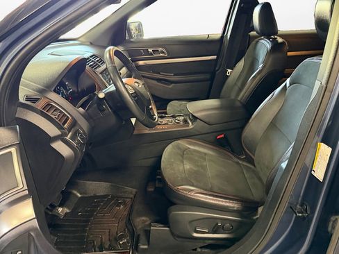 Used 2019 Ford Explorer XLT w/ Equipment Group 202A AWD/4WD image 15