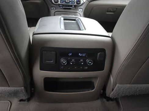 Used 2020 Chevrolet Suburban Premier w/ Premier 6.2L Value Package image 24