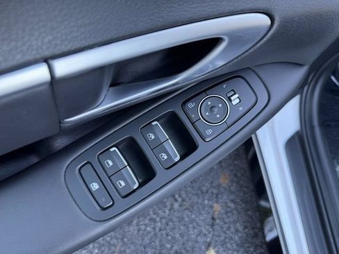 Used 2025 Hyundai Sonata SEL FWD image 10