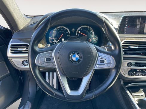 Used 2018 BMW 750i xDrive image 16