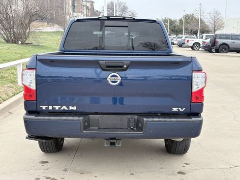 Used 2021 Nissan Titan SV w/ Accessory Utility Package image 5