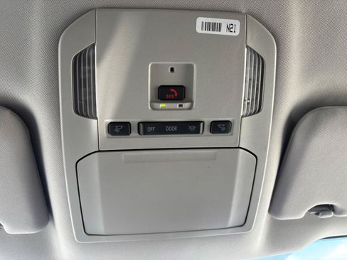 Used 2024 Toyota Highlander LE FWD image 36