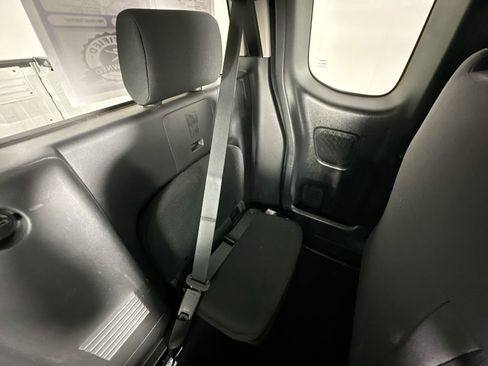 Used 2022 Nissan Frontier S RWD image 14