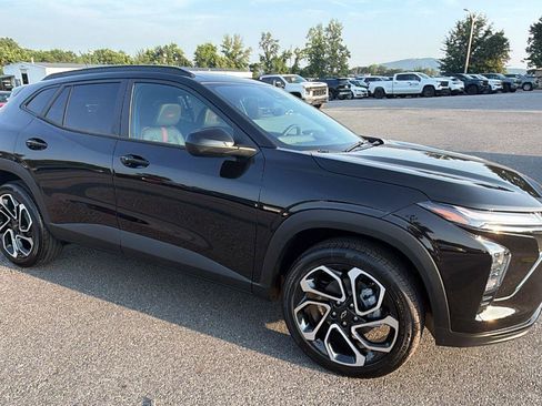 New 2026 Chevrolet Trax RS w/ Driver Confidence Package FWD image 4