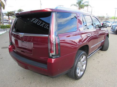 Used 2018 Cadillac Escalade Premium Luxury image 4