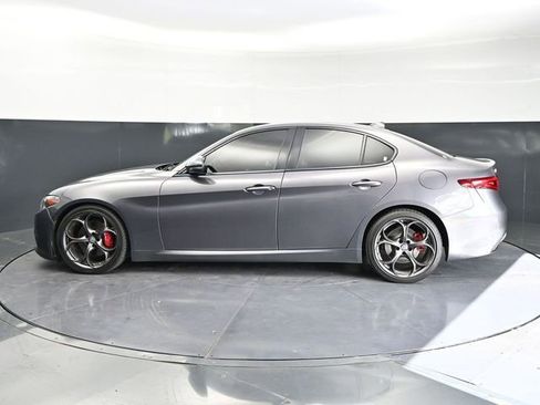 Used 2017 Alfa Romeo Giulia Ti w/ TI 19" Sport Package RWD image 8