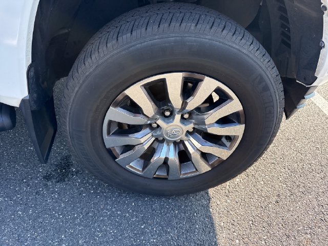 Certified 2023 Toyota Tacoma Limited AWD/4WD image 11