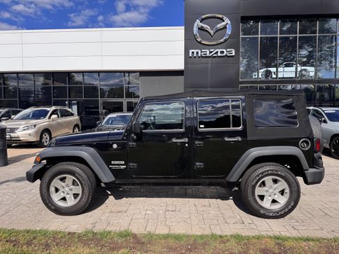 Used 2018 Jeep Wrangler Unlimited Sport S AWD/4WD image 4