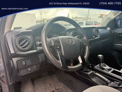 Used 2020 Toyota Tacoma SR5 image 9